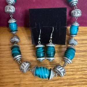 Premier Designs Silver and Teal Beaded Necklace Set